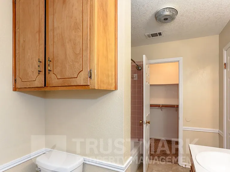 1001 Joe Morse Dr — Photo 17