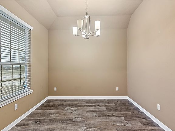 4th image of 15010 Windy Meadow Ln
