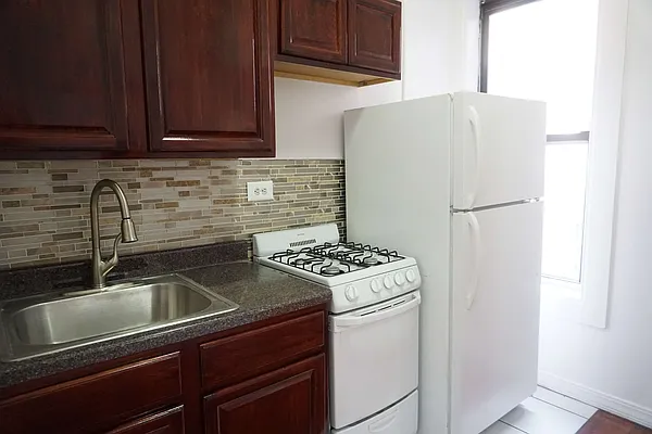 Rented by MD NYC Management LLC | media 11