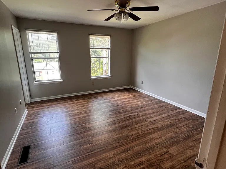1690 Cedar Bluff Way — Photo 8