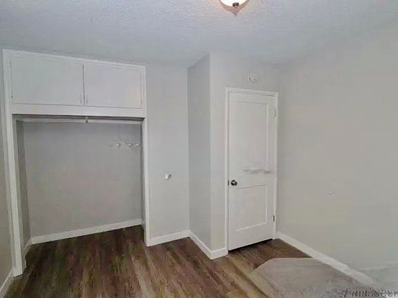 2nd image of 4827 Castle Ave #2
