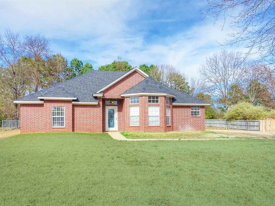1st image of 6 Hilltop Ln