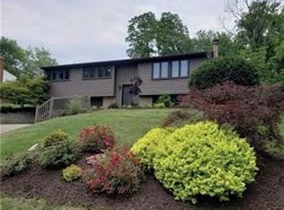 295 Carmell Dr, Pittsburgh, PA