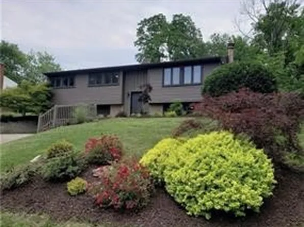 295 Carmell Dr, Pittsburgh, PA 15241