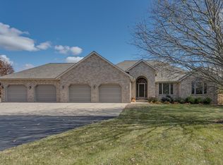 2136 Pheasant Run Trl, De Pere, WI 54115