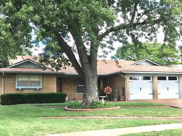 2708 Temple Pl, Ponca City, OK 74604