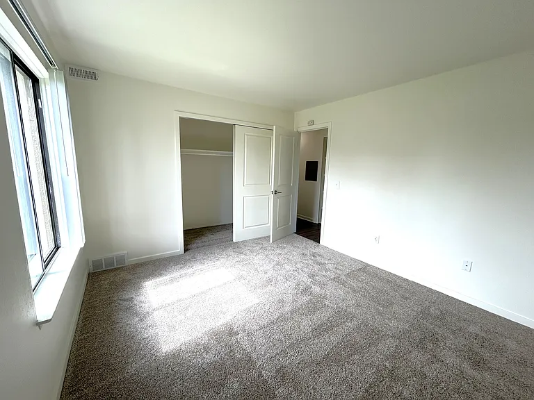 Windsor Place Apartments — Photo 87
