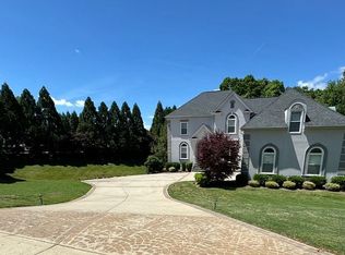 16546 Riverpointe Dr, Charlotte, NC 28278