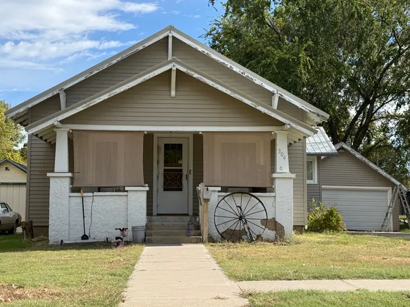 304 N 6th St, Atwood, KS 67730