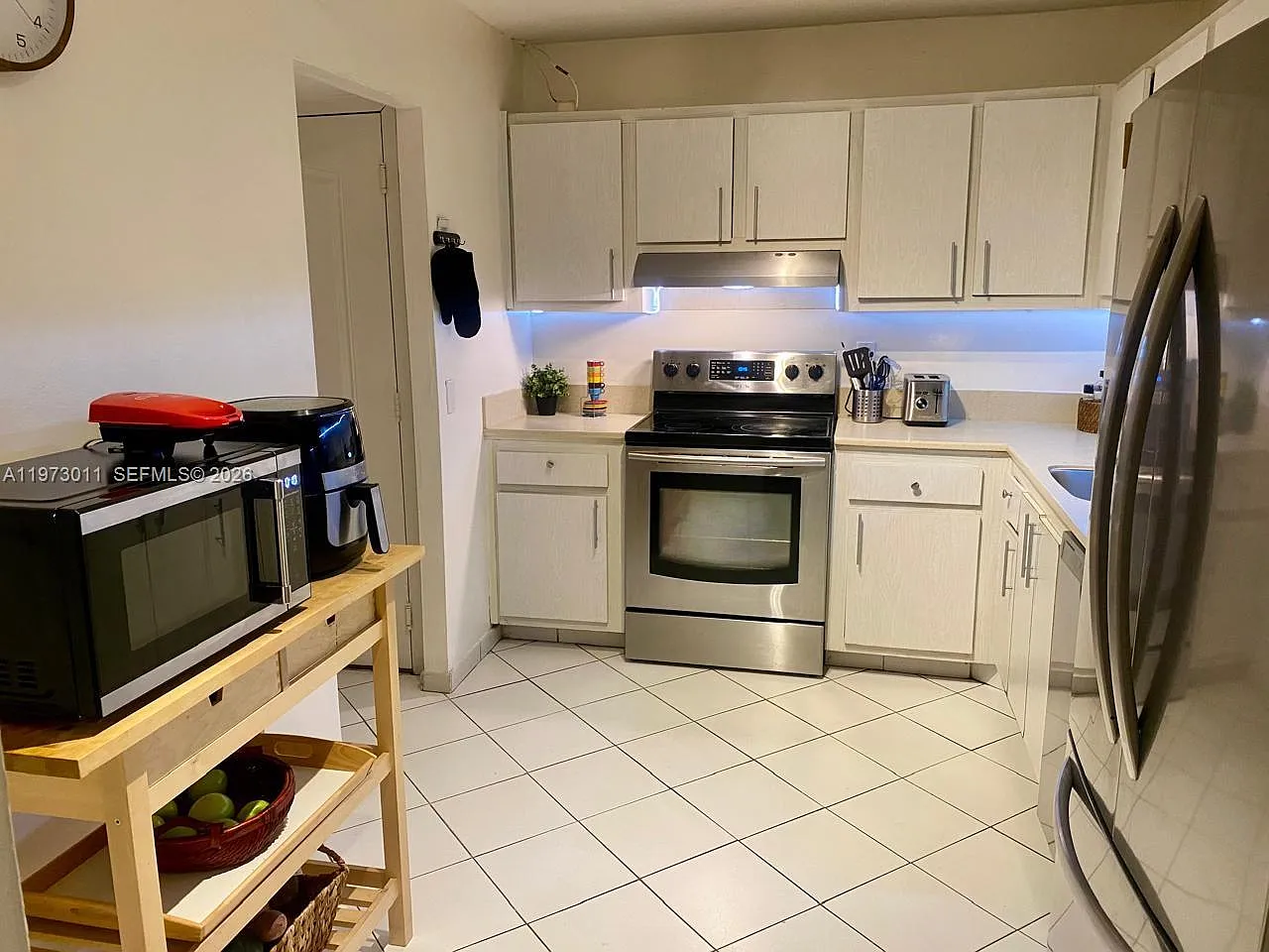 Arlen House East Condo — Photo 4