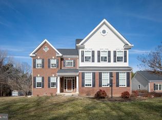 24 Gibson Dr, Fredericksburg, VA 22406
