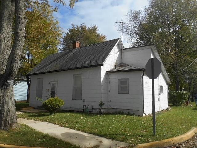 1st image of 164 Western Ave