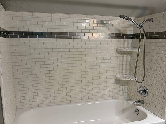 4th image of 733 1/2 Newell St