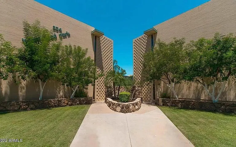 334 W Medlock Dr #B104 — Photo 1