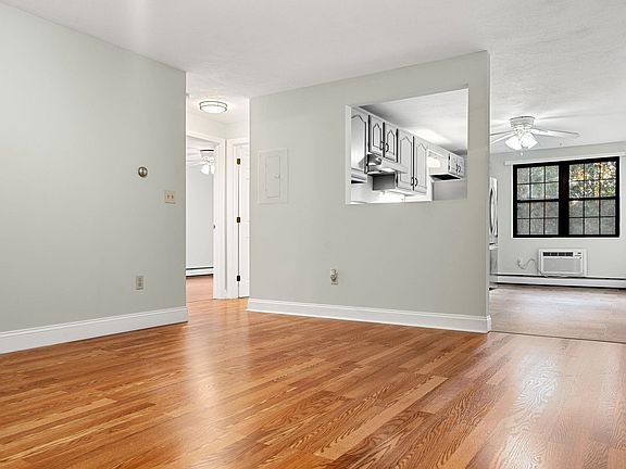 4th image of 26 Chandler Avenue #11