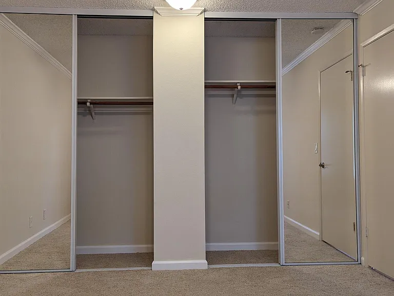 Live Oak Apartments — Photo 56