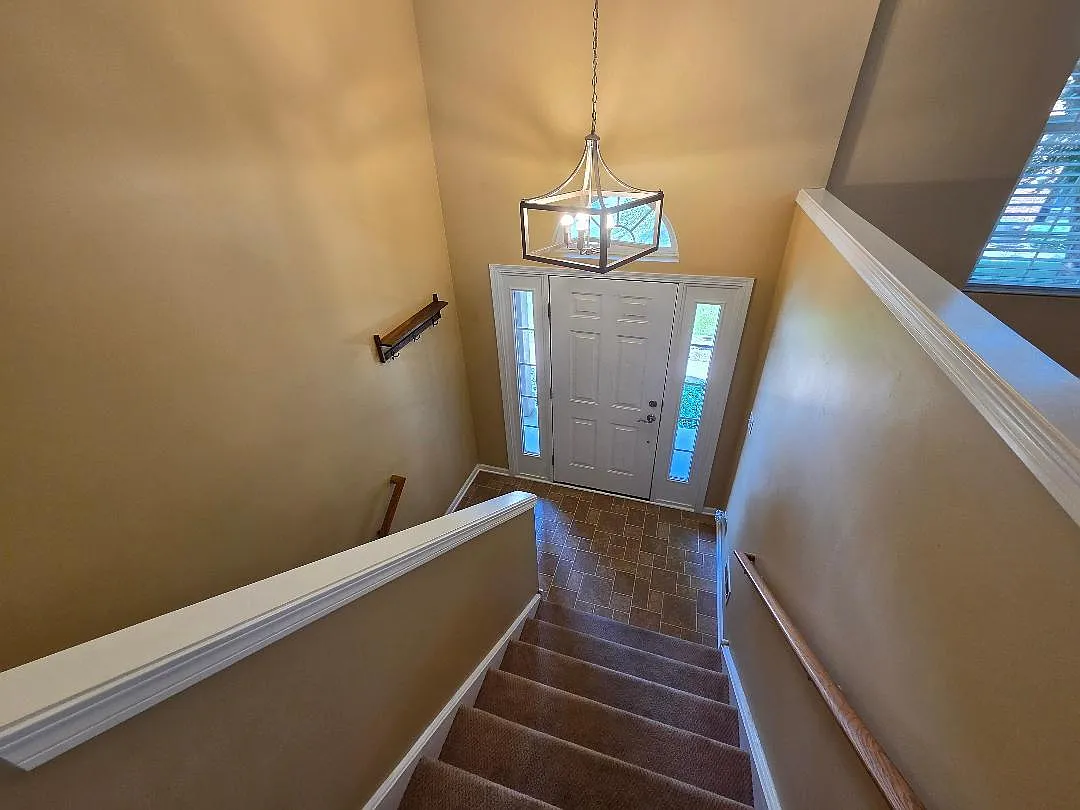 3 bed, 2.5 bath, 1980 sqft, $2,895 — Photo 2