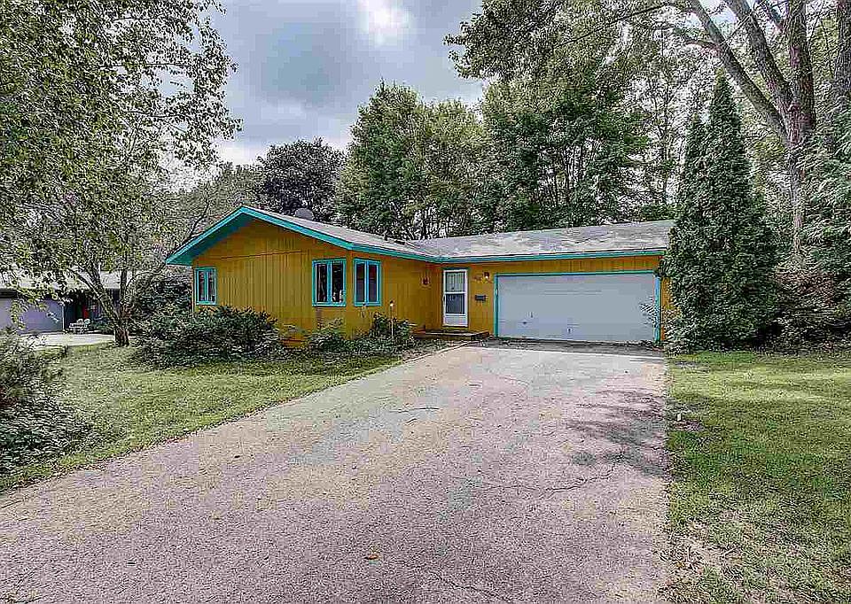 2nd image of 1306 Rae Ln