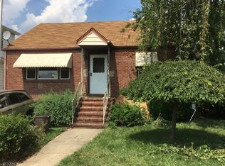 17 Lincoln Pl, Lodi, NJ 07644
