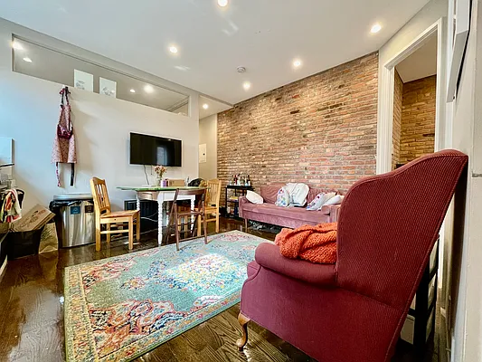 Rented by Douglas Elliman | media 25