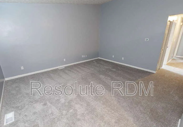3826 Ireland Dr — Photo 9