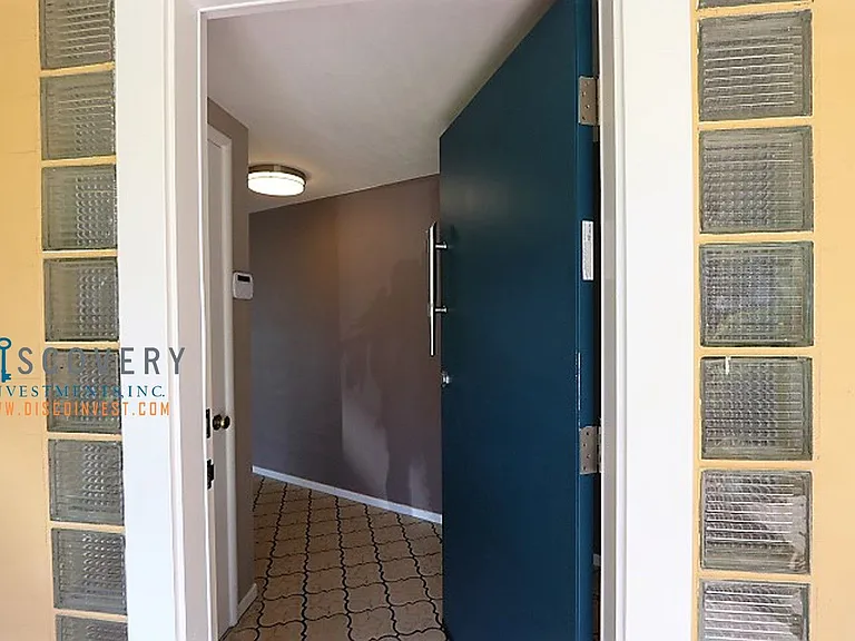 6315 Barrett Ave — Photo 4