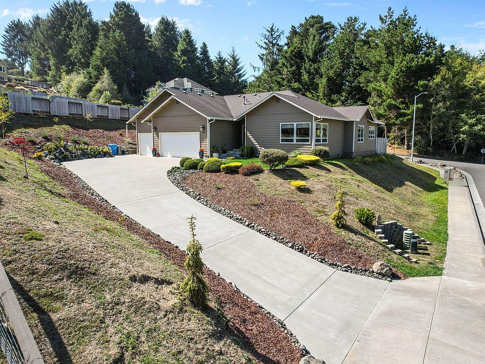 1st image of 80 Blue Spruce Dr
