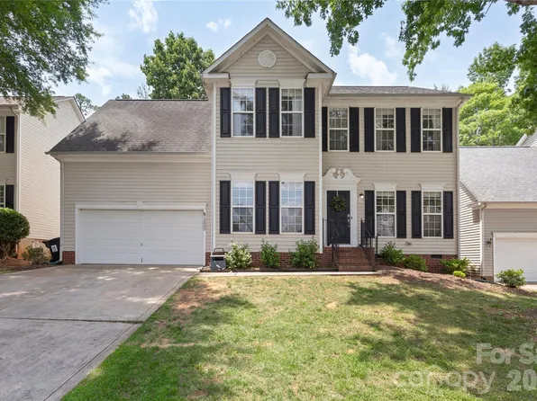 12002 Harmon Ln, Pineville, NC 28134