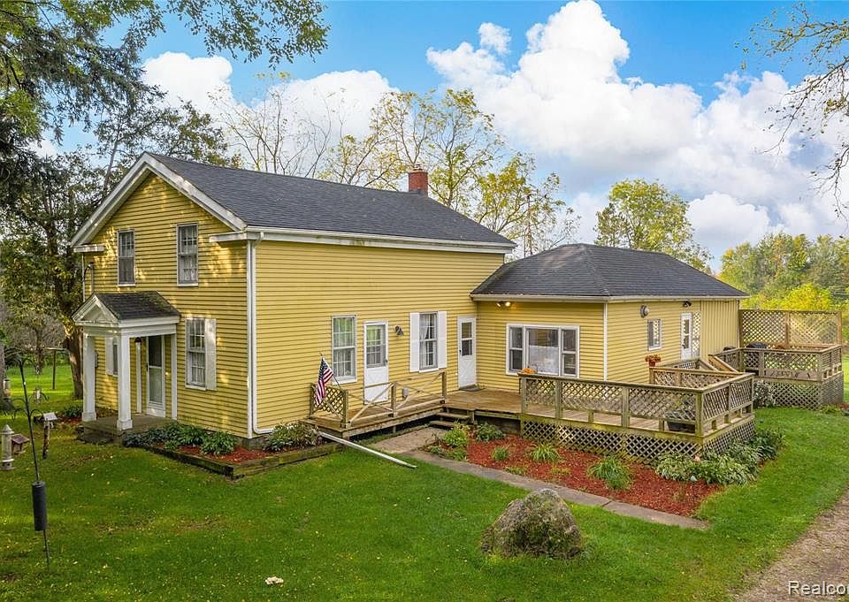 2816 County Farm Rd, Howell, MI 48843 Zillow