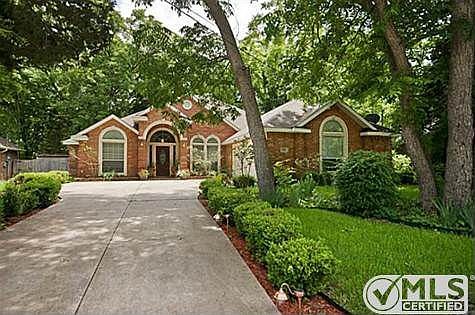 1st image of 350 Meadowcreek Dr