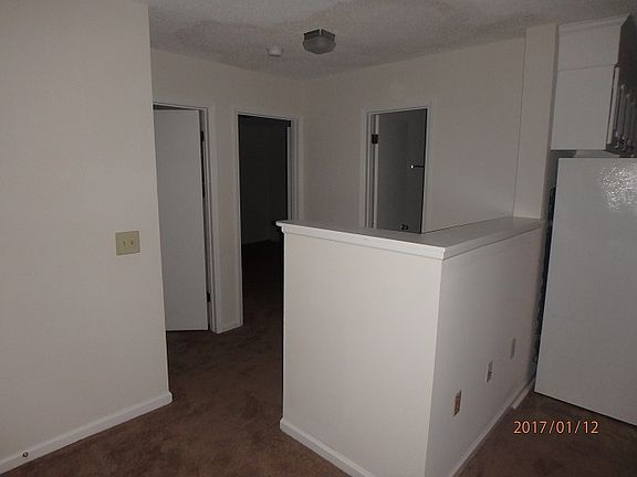 5th image of 3200 Summer Pl #3