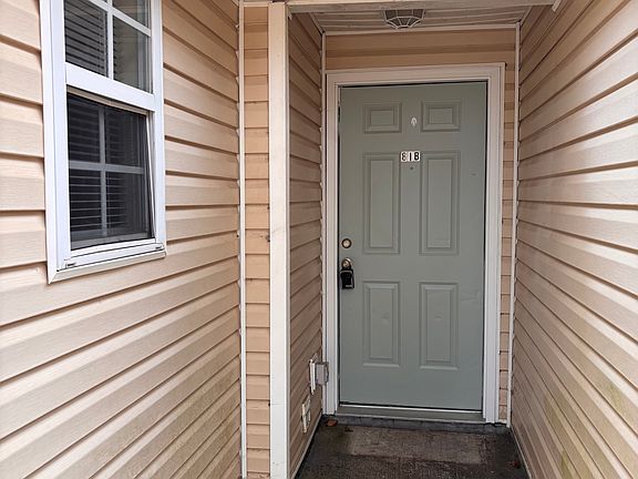 2nd image of 81 W Sellers St #B