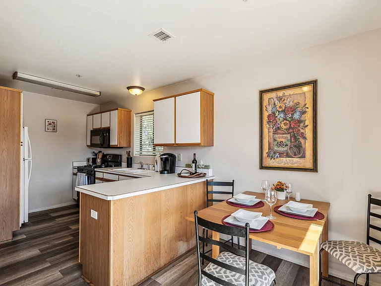 120 Sugarloaf St — Photo 8