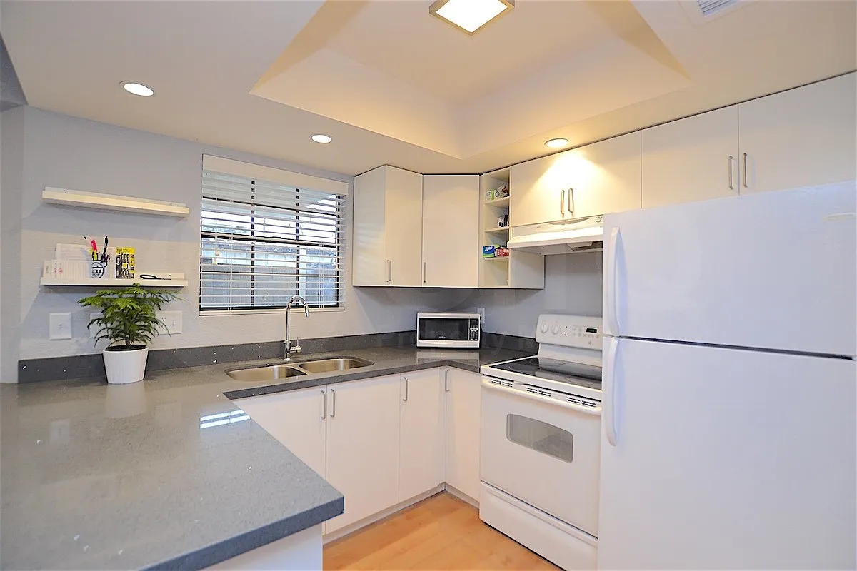 3 bed, 2.5 bath, 1485 sqft, $2,299 — Photo 3