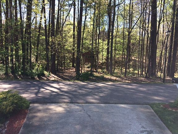 Yard extends to creek