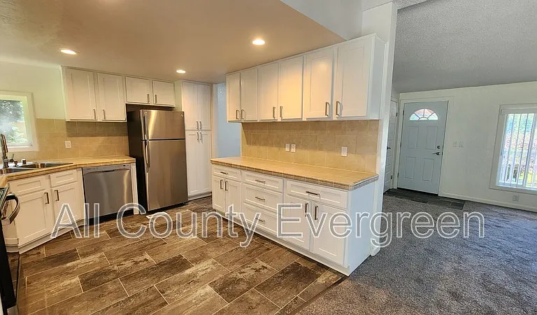 33425 Benbow Dr E — Photo 10