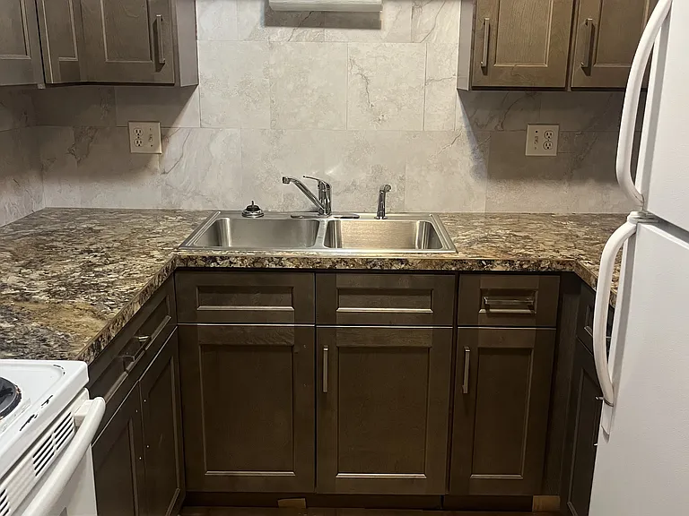 104 6th St NE #1 — Photo 11