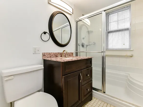 65 Wolcott Rd #1, Chestnut Hill, MA 02467