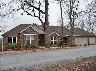 1st image of 5 Stratfield Ln