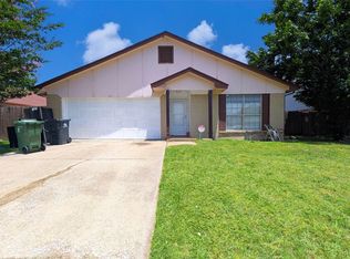 817 Cornfield Dr, Arlington, TX 76017