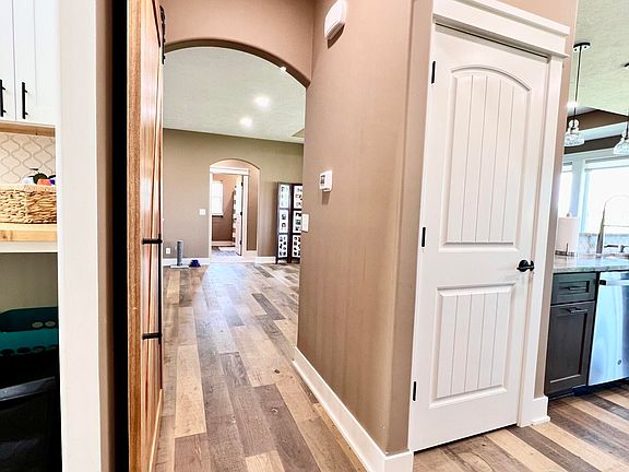 4th image of 522 Hope Ave