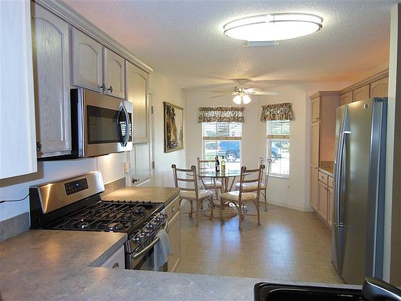 New gas range breakfast nook