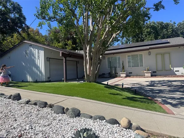 20305 Aetna St, Woodland Hills, CA 91367