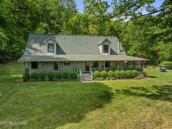 3rd image of 1043 Reagan Springs Rd