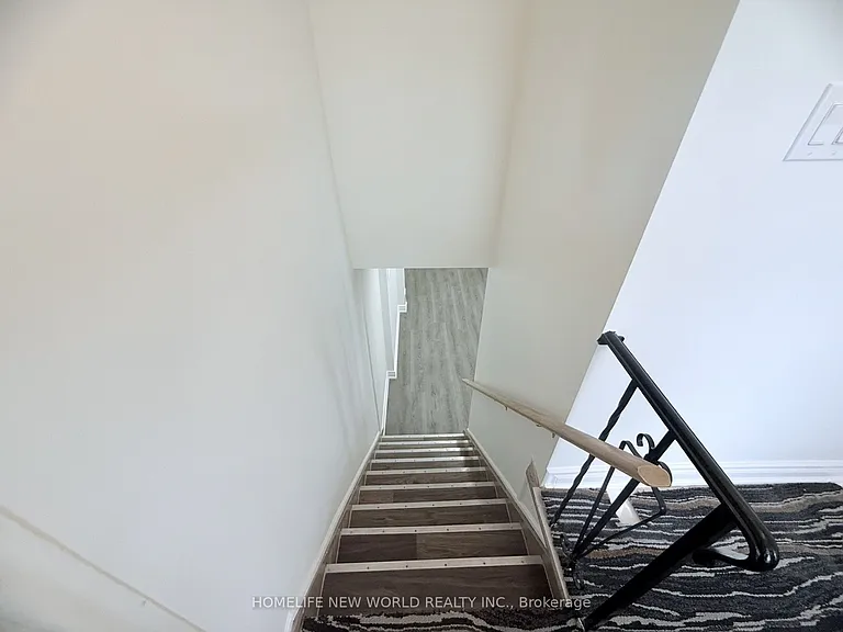 61 Crosland Dr — Photo 26