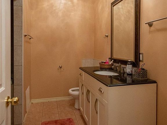 3rd image of 2162 Alexander Pl