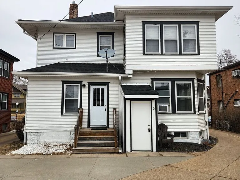 4907 Underwood Ave — Photo 2