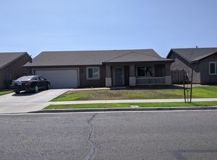 525 Topanga St, Tulare, CA 93274