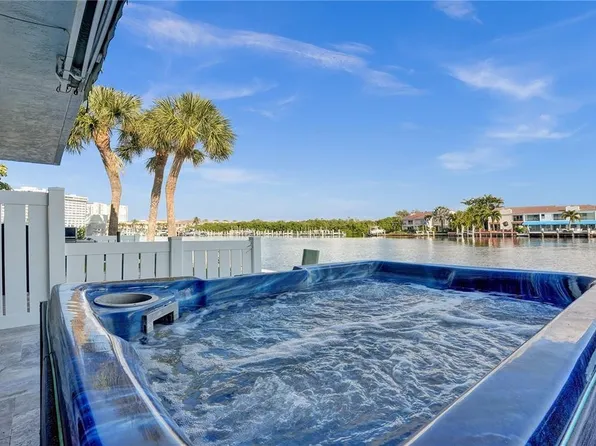 876 Jeffery Street, Boca Raton, FL 33487