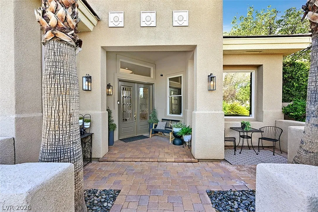 3 bed, 2.5 bath, 3372 sqft, $6,500 — Photo 2